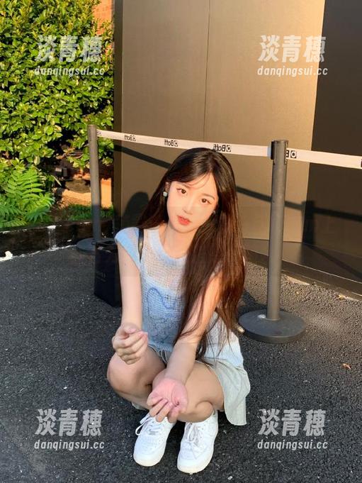 稍微一点，就能在51.com上直达无数个小道消息…啧啧！