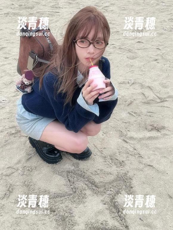 “51.com”视频合集，多少草莓都被收割得一干二净！
