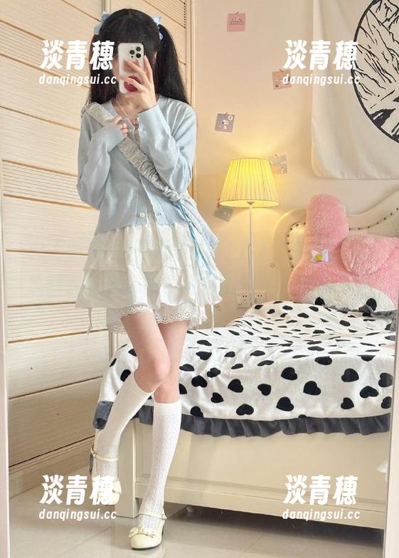 51黑料 到了网页“51黑料”时刻,吃瓜群众扑通一声,全都跳进了八卦的深井。