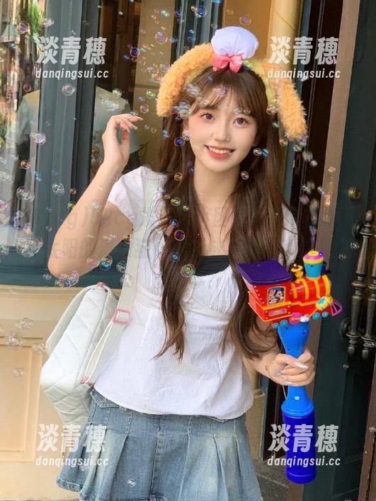 52cg发布：小区里那只常在楼下晒太阳的流浪猫，居然成了网红！这是怎么回事？