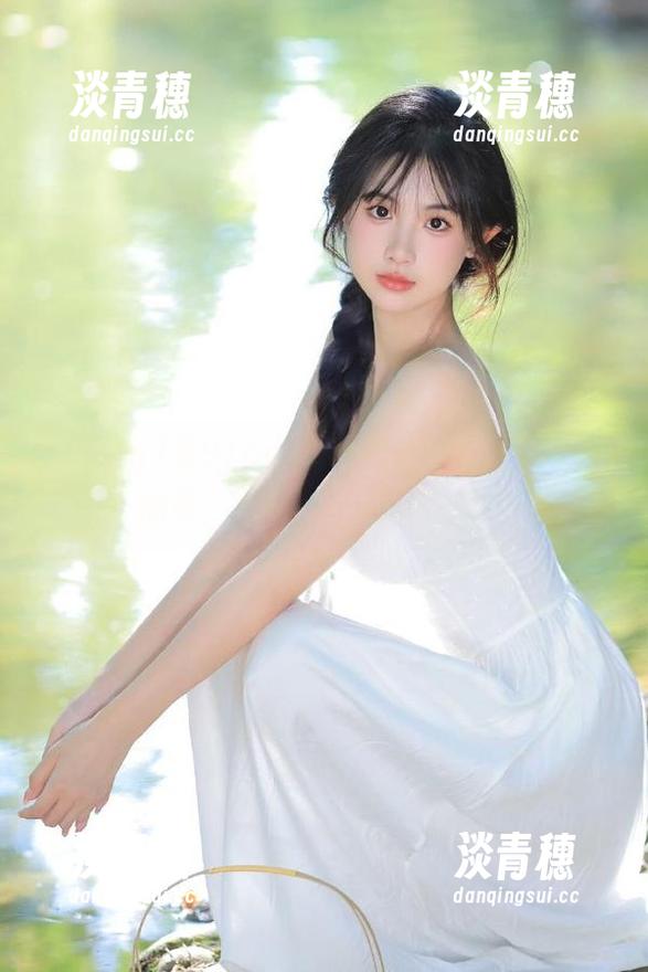 看91cgcom更新内容就像翻开抽屉，满满的意外和尴尬…