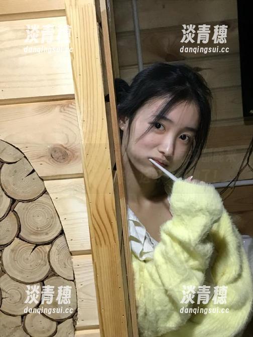 91黑料app：让你每天都能来一口八卦大瓜，唉，这可太刺激了！