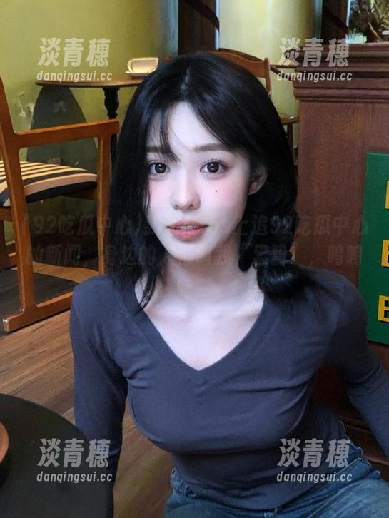 92吃瓜中心 我还在ios上追92吃瓜中心的新闻,身边的人都叫我“忠粉”,呜呜呜~