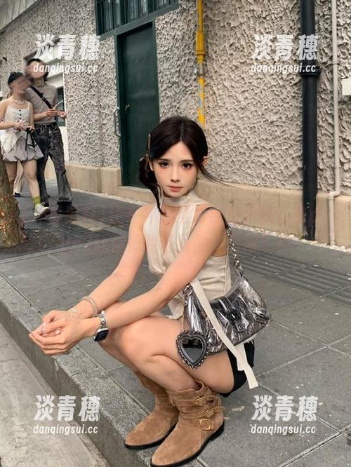 冲哥黑料 还在冲哥黑料导航沉迷?来page2让你体验最新的“日常”!