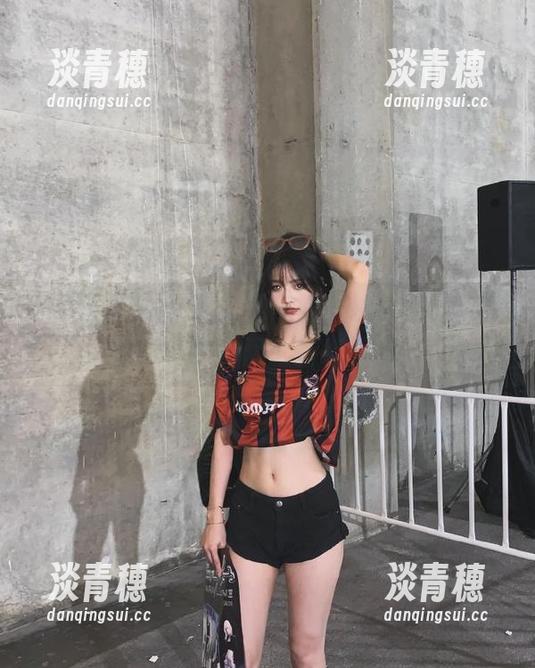 更新！网曝黑料拼图梗，色彩斑斓的狗血闹剧持续上演。