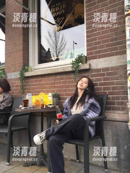 黑料91 说好的轻松一下呢?下载“黑料91”后感觉进入了人设大崩盘现场!